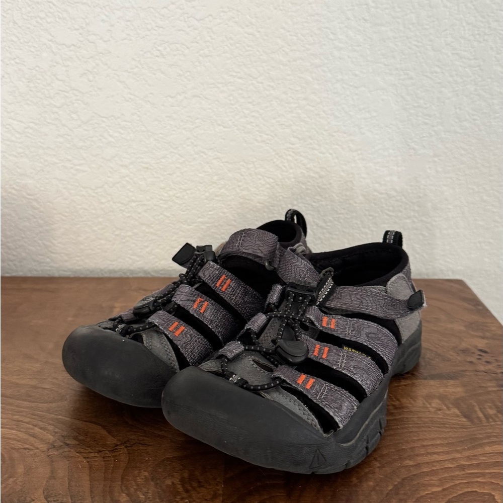 Keen Kids Newport Black and Gray Sandals